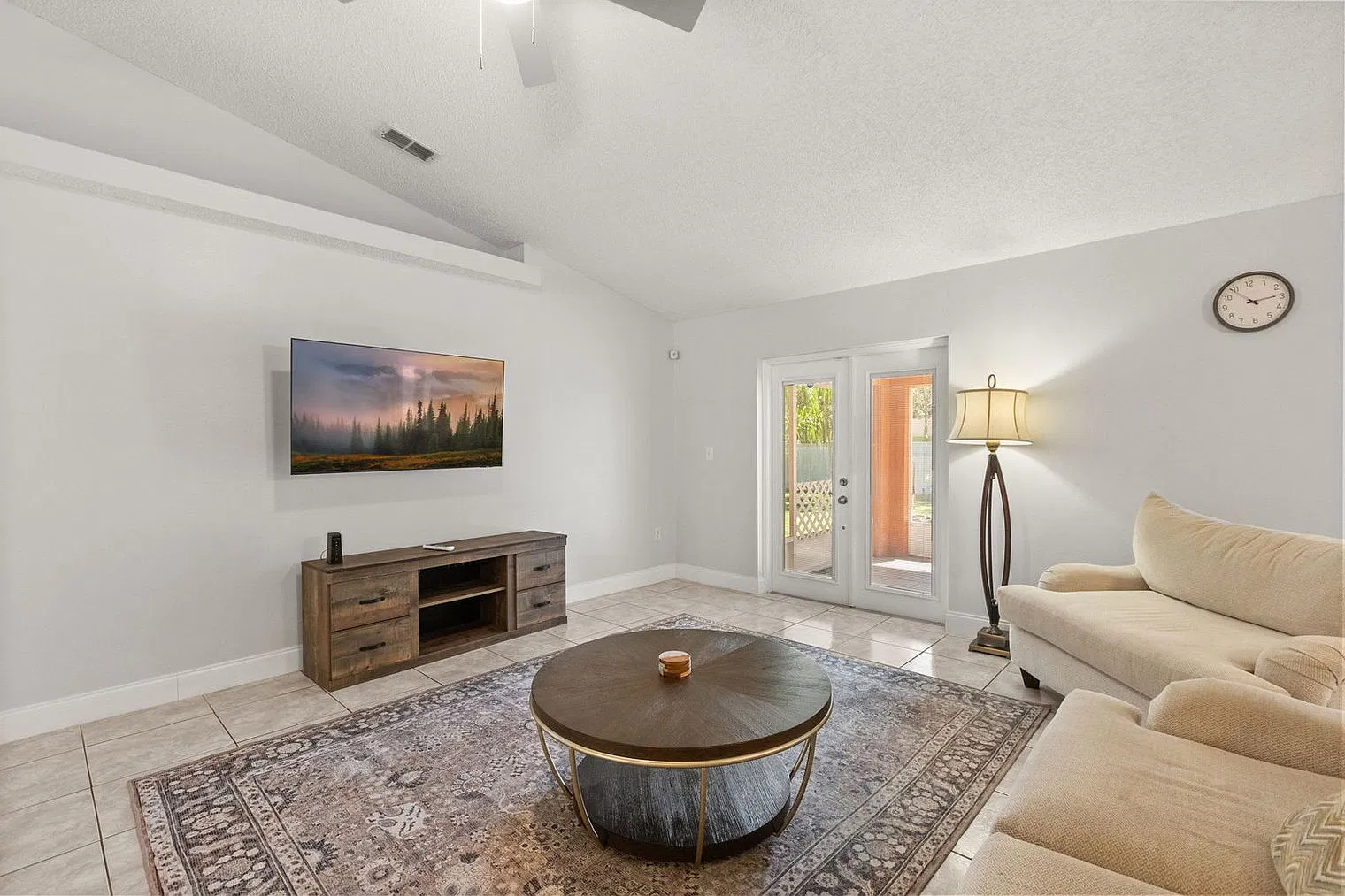 3 bed, 1.0 bath, 1496 sqft, $3,650 — Photo 4