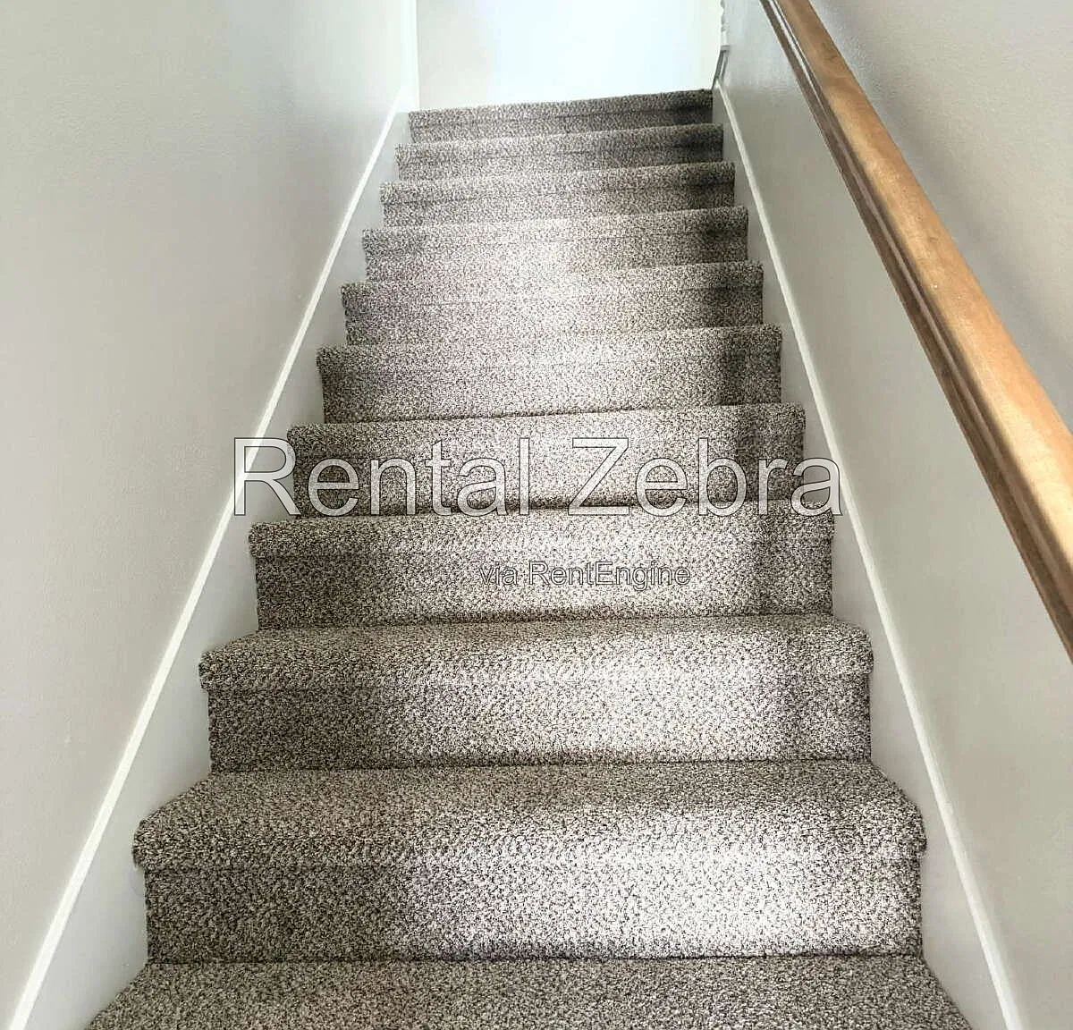 5 bed, 3.0 bath, 2390 sqft, $2,450 — Photo 2