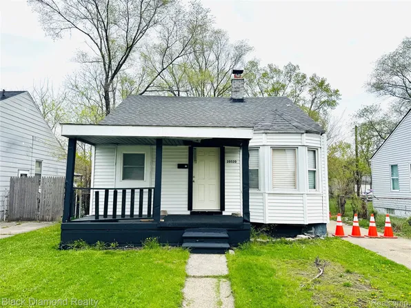 20520 Dresden St, Detroit, MI 48205