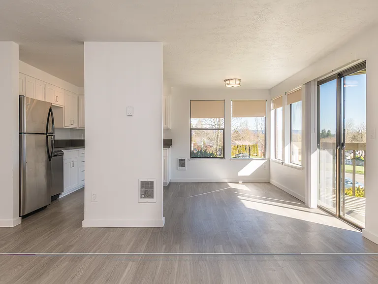 Hallwood Apartments — Photo 36