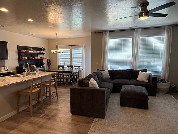 4th image of 1154 W Creekbury Dr