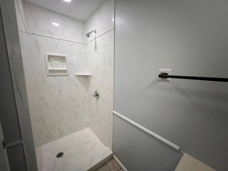 1221 W Tucker Blvd — Photo 2