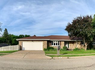510 Heritage Dr, Dubuque, IA 52003