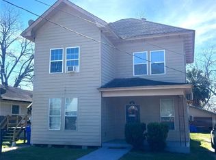 404 Nelson St, Yoakum, TX 77995