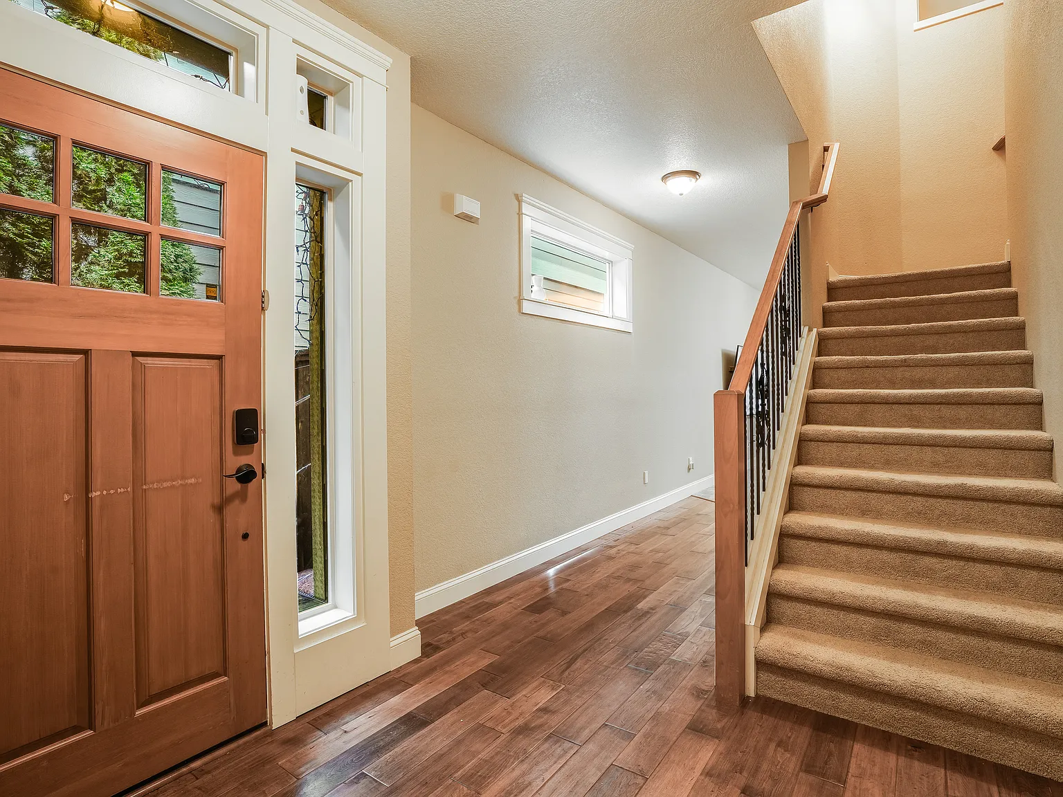 4 bed, 2.5 bath, 2360 sqft, $3,495 — Photo 3