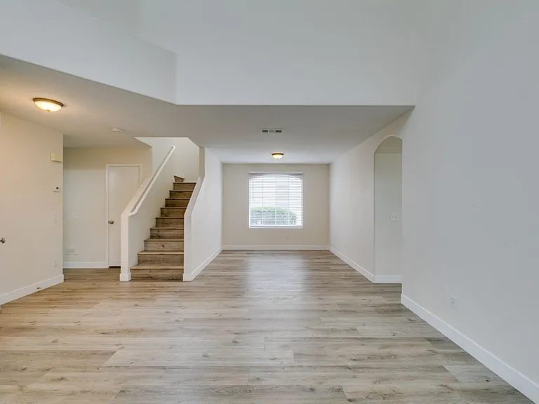 7804 Amulet St — Photo 9
