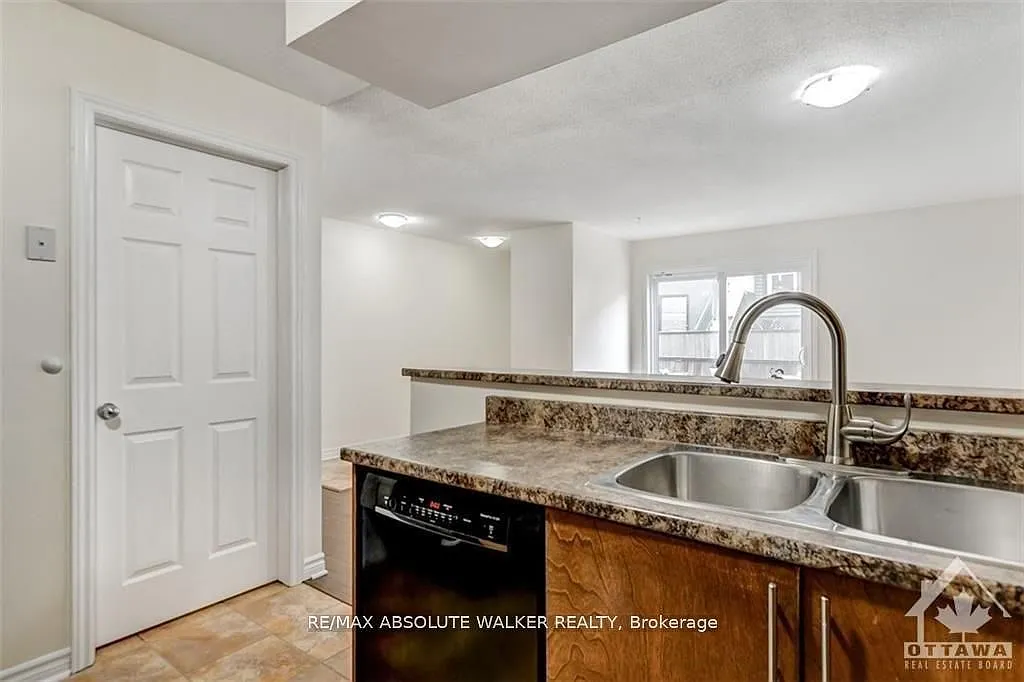3 bed, $2,200 — Photo 4
