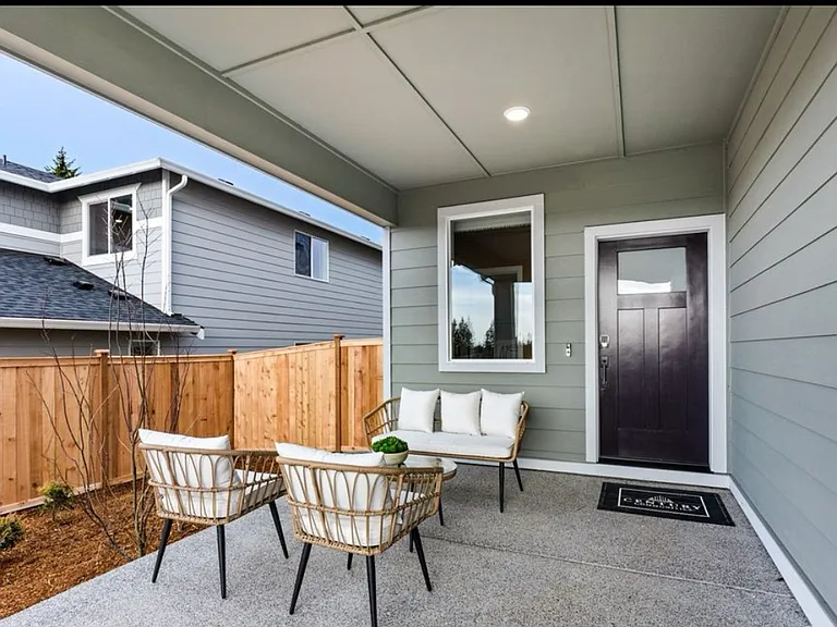 10822 43rd Ave SE — Photo 2