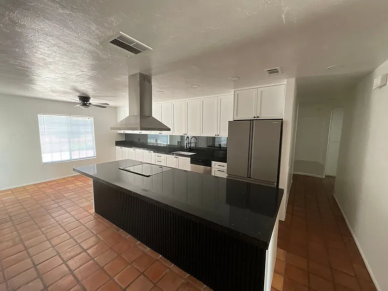 74378 Myrsine Ave — Photo 4