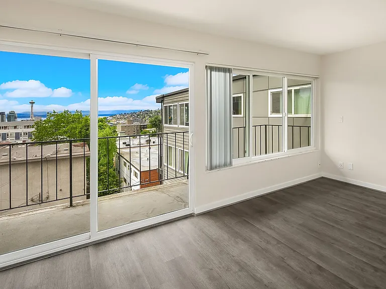 Cordova Apartments — Photo 30