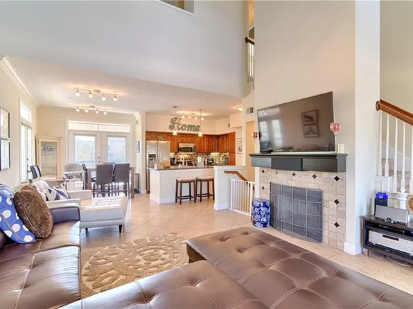 7701 Rialto Blvd APT 51, Austin, TX 78735