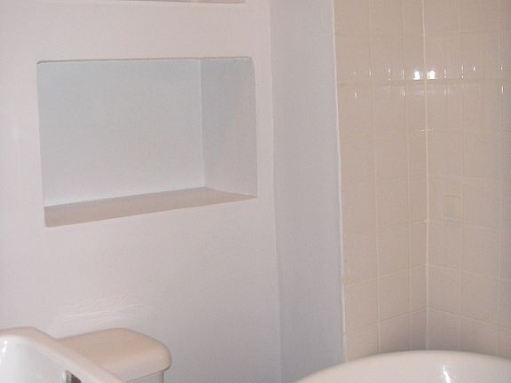4th image of 519 E 83rd St APT 5W