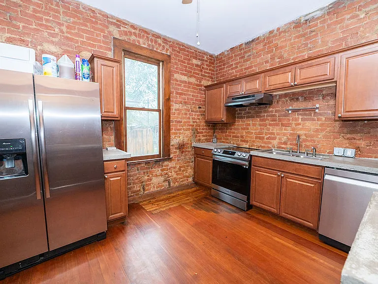 2660 Jefferson Ave — Photo 15