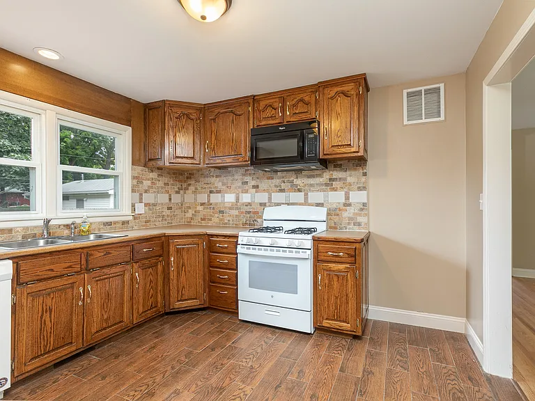 3049 S Parkview Ave — Photo 7