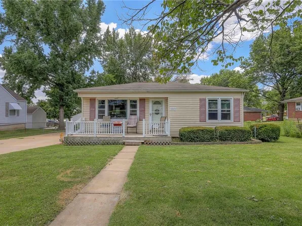 203 W Walnut St, Belton, MO 64012