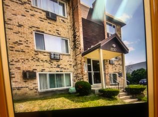 1737 W Chariot Ct #3B, Mount Prospect, IL 60056