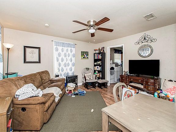 4th image of 202-204 W Clark St #206