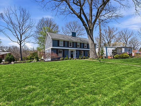 3rd image of 1055 Wade Ln