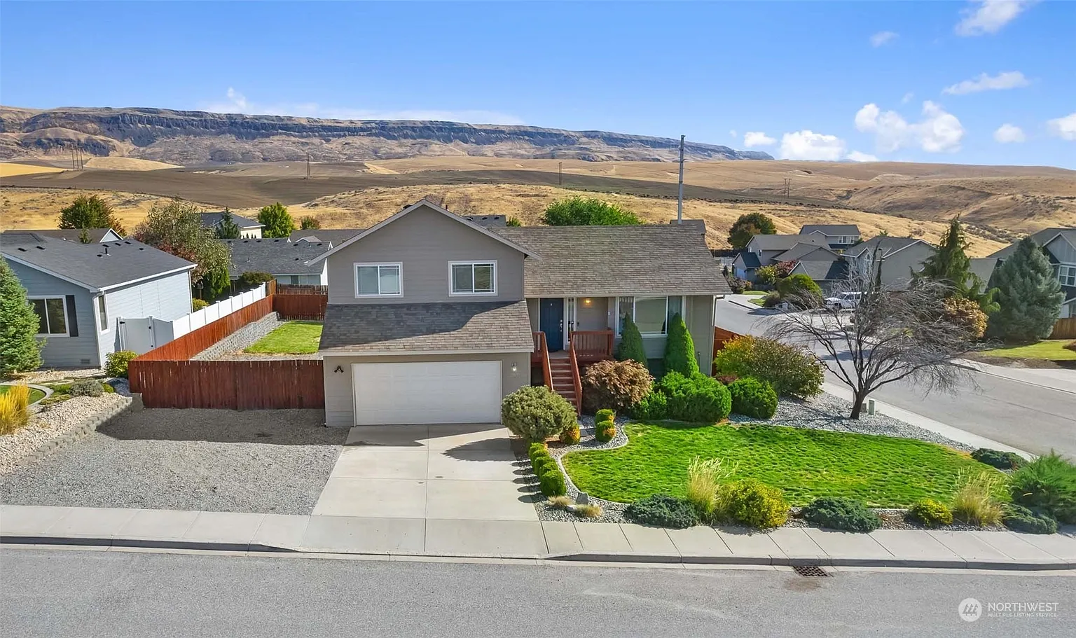 2301 Combine Street photo 1