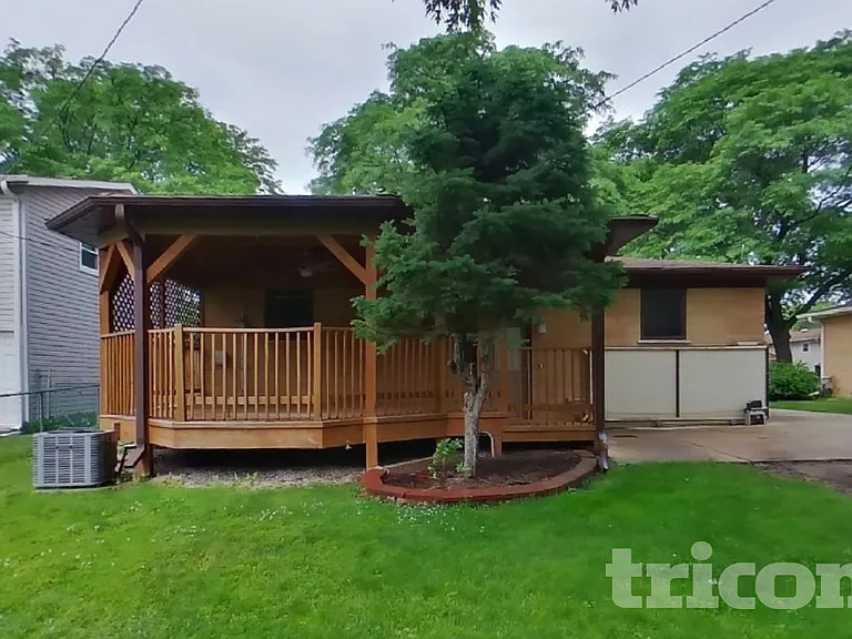 1421 Redwood Dr — Photo 15