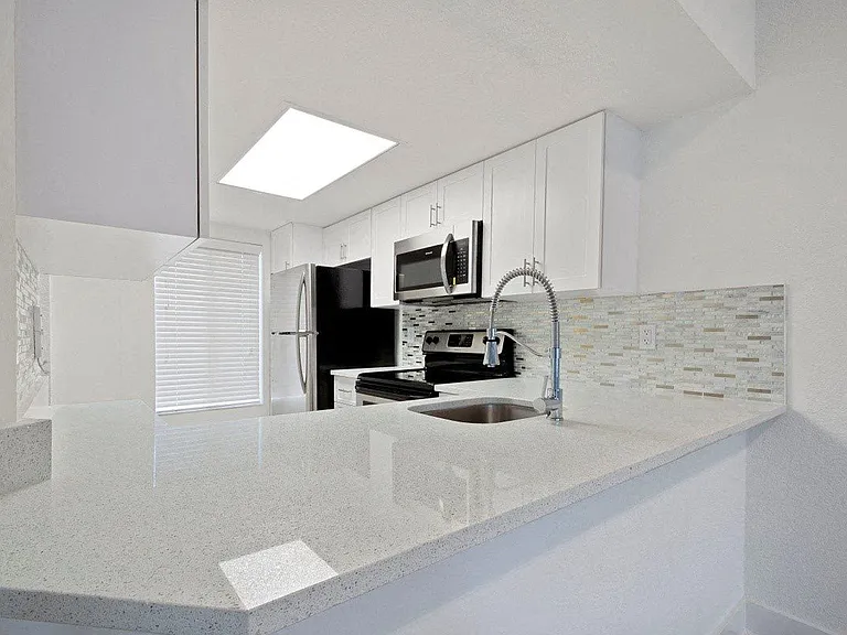 Lakepointe at Jacaranda — Photo 84