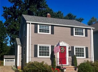 304 Canterbury Rd, Bay Village, OH 44140