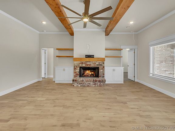 5th image of 8512 N 153rd East Ave
