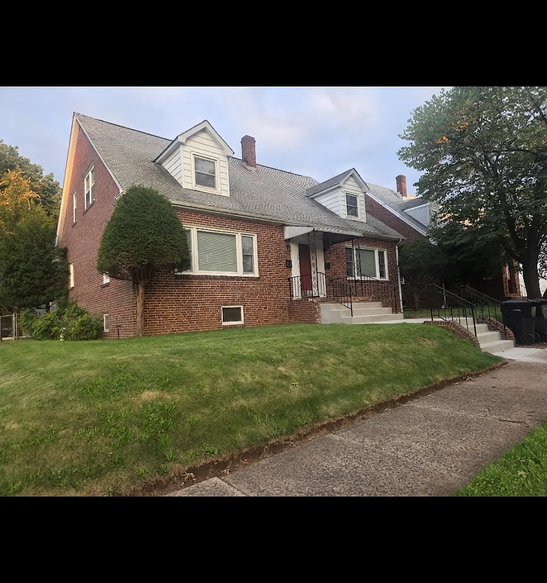 3 bed, 1200 sqft, $3,200 — Photo 1