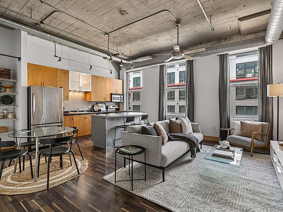 4th image of 918 3rd St N #309
