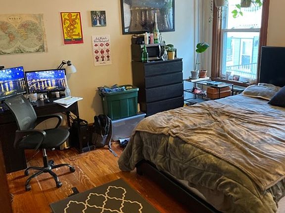 2nd image of 124 Calumet St #5