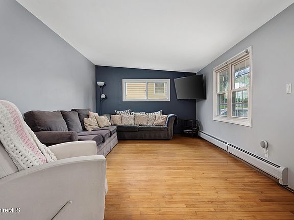 5th image of 310 Luce Rd