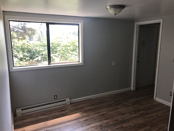 Bedroom in unit 32336