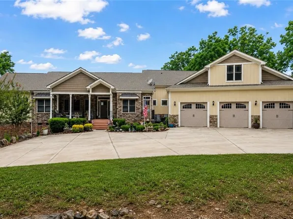 2207 Sierra Trace Rd, Denton, NC 27239