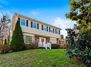 1614 Bolingbroke Rd, High Point, NC 27265