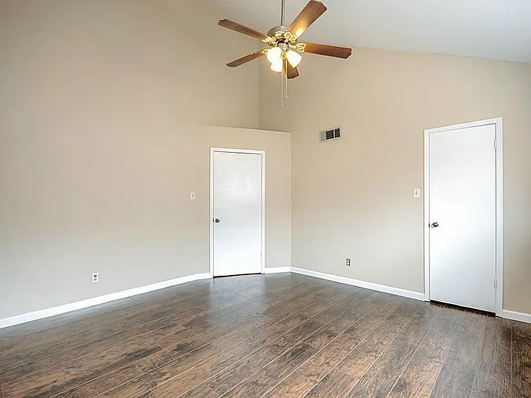 10811 Richmond Ave #19 — Photo 13