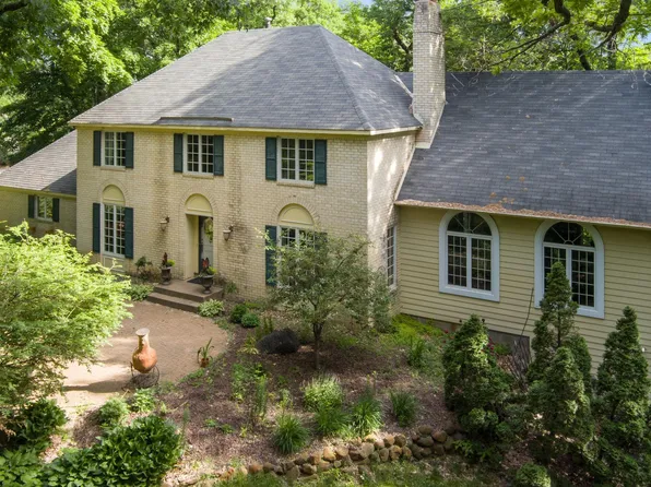 19725 Chimo West St, Wayzata, MN 55391