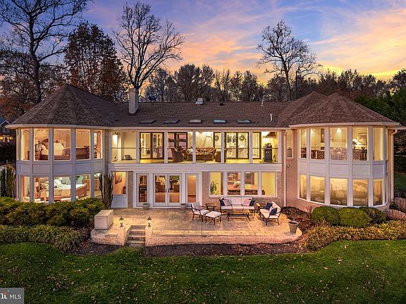 5th image of 5837 River Dr