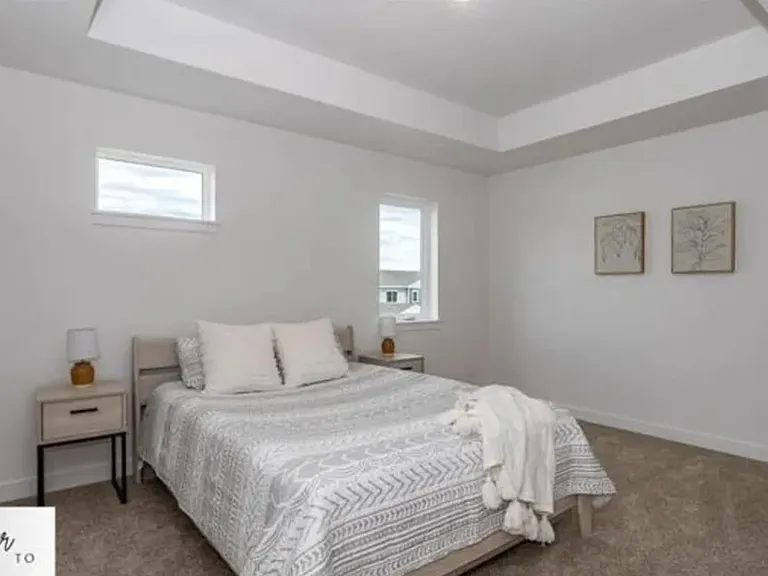 1263 N Marion Rd — Photo 5