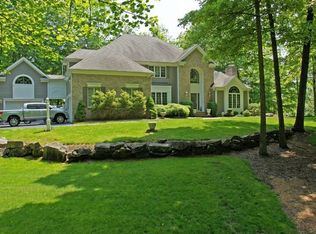 18 Green Farm Rd, Andover, NJ 07821