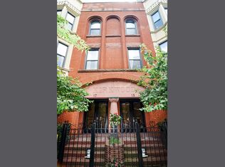 17 E Division St #2, Chicago, IL 60610