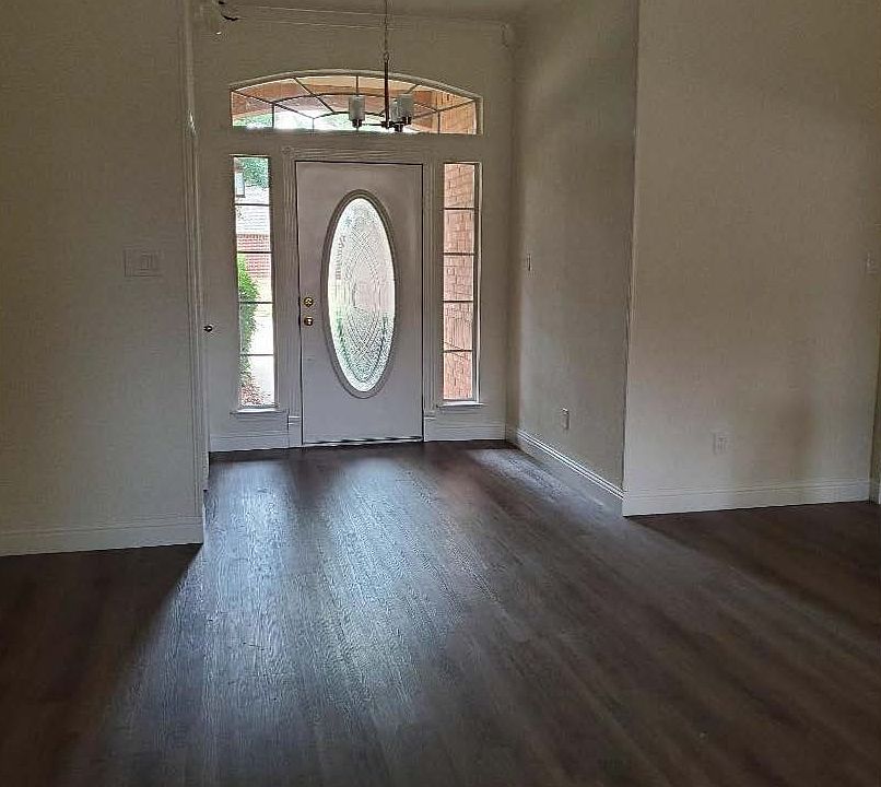 1st image of 8204 Vine Wood Dr