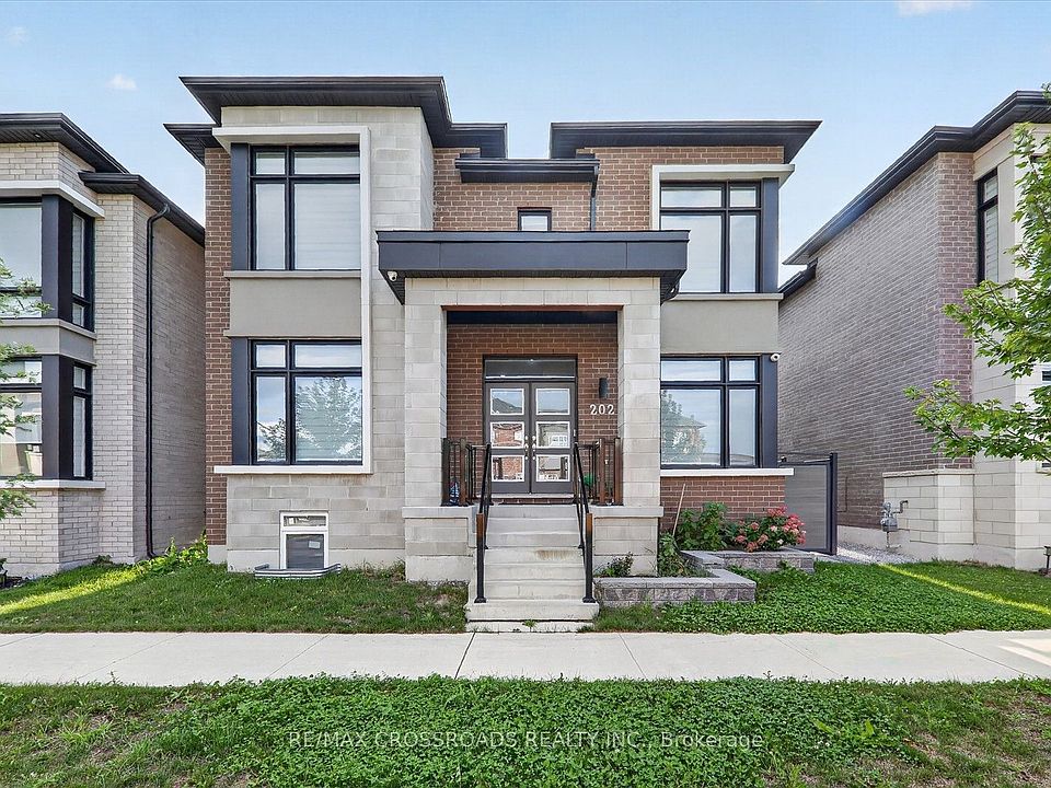 1st image of 202 Webb St