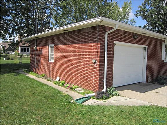 3rd image of 1018 Avery Dr