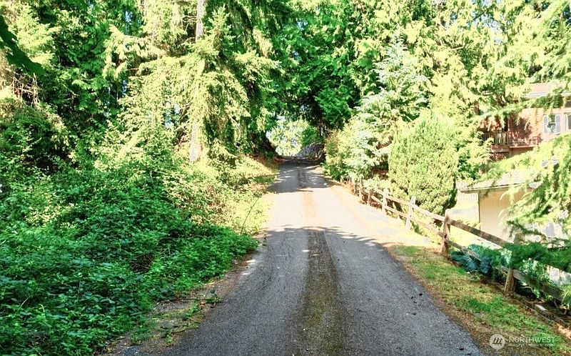 3rd image of 157 xx 72nd Avenue W