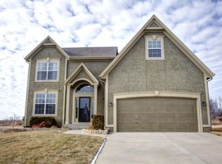 20850 S Barker Rd, Spring Hill, KS 66083