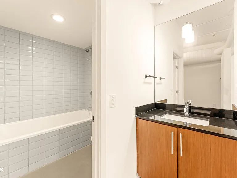 530 S Hewitt St #129 — Photo 33