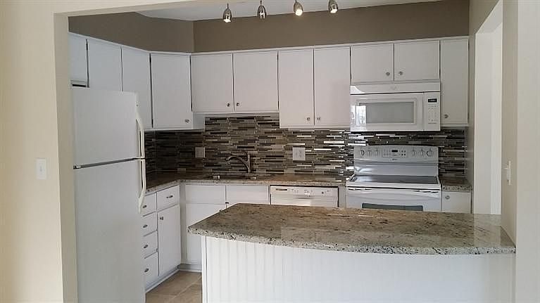 1st image of 532 Park Pl