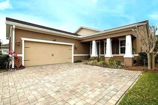 3 bed, 2.5 bath, 2024 sqft, $2,900 — Photo 3