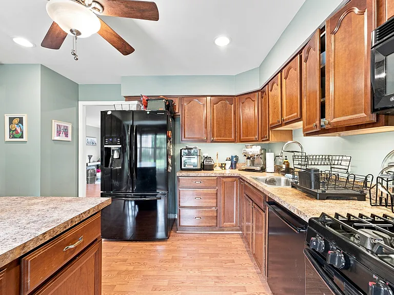500 Beacon Dr — Photo 13
