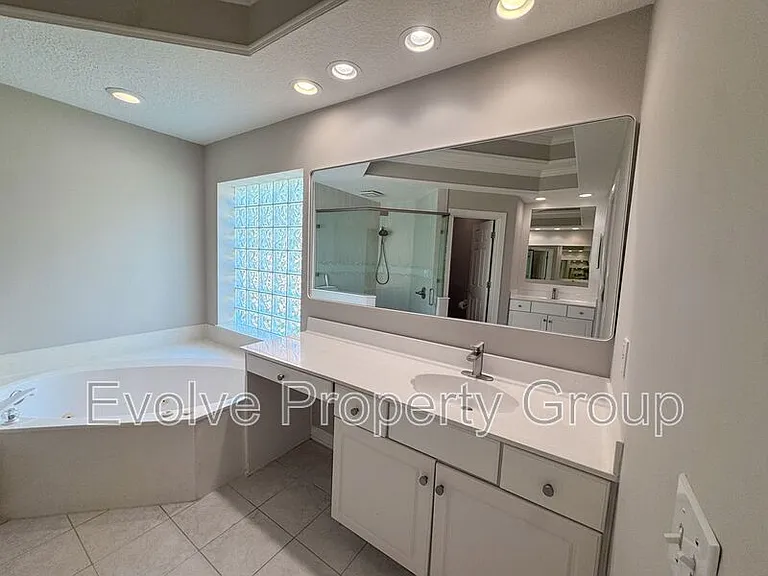 822 Summer Bay Dr — Photo 35